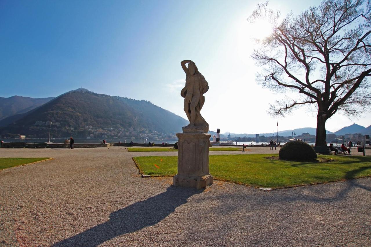 Ancient Courtyard Bonanomi In Como Historic Centre Kültér fotó